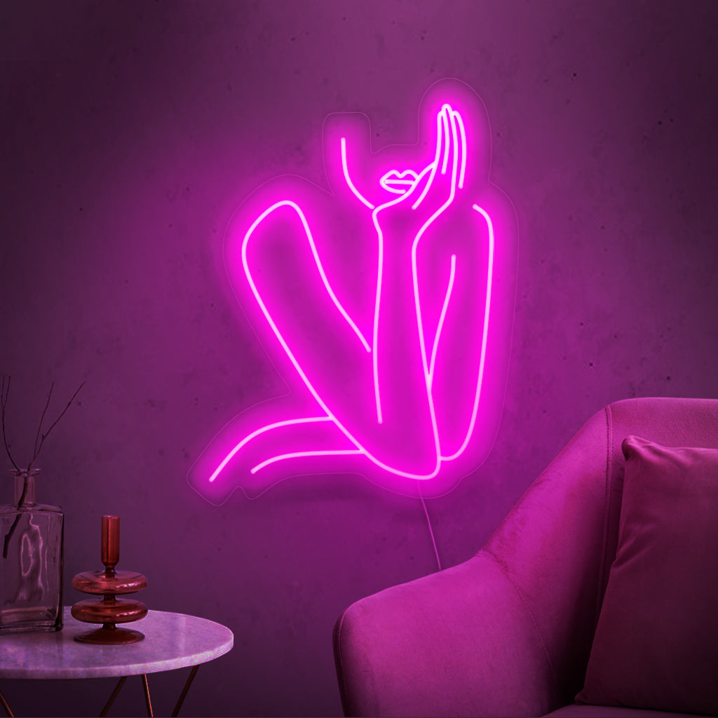 „Abstract Art Woman Neon Sign“ strahlt mit seiner schicken Silhouette moderne Raffinesse aus. Werten Sie Ihren Raum sofort mit diesem stilvollen Neonlicht auf und verleihen Sie jeder Umgebung einen Hauch zeitgenössischer Eleganz.