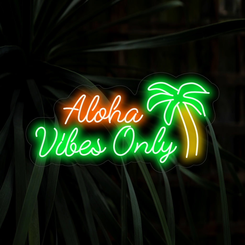 „Aloha Vibes Only Neon Sign“ – Ein tropisches Neonlicht mit dem ikonischen hawaiianischen Gruß, das Ihrem Wohnraum Wärme und Positivität verleiht.