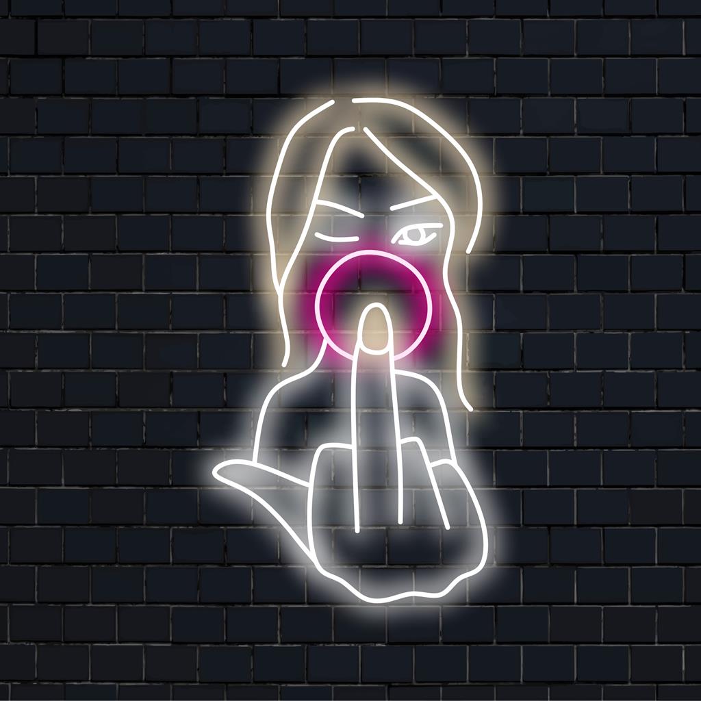Benutzerdefiniertes LED-Neonschild, das ein Bad-Girl-Konzept mit einer Mittelfingergeste darstellt und die Ästhetik einer ausgefallenen Neonwandkunst verkörpert.