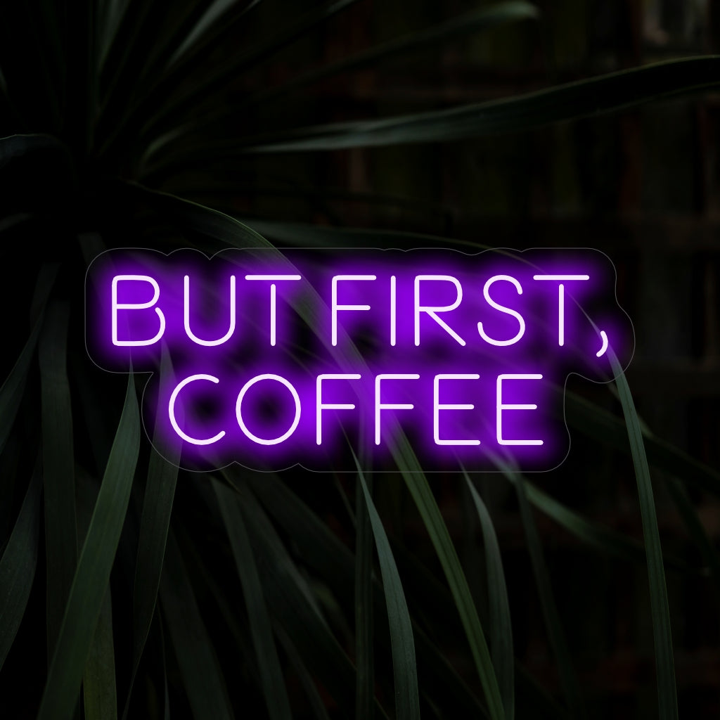 „But First, Coffee Neon Sign“ versprüht mit dem Symbol einer dampfenden Tasse perfekte Morgenstimmung und erinnert Sie daran, Ihren Kaffeegenuss zu priorisieren. Ideal für Kaffeeliebhaber und gemütliche Café-Atmosphäre.