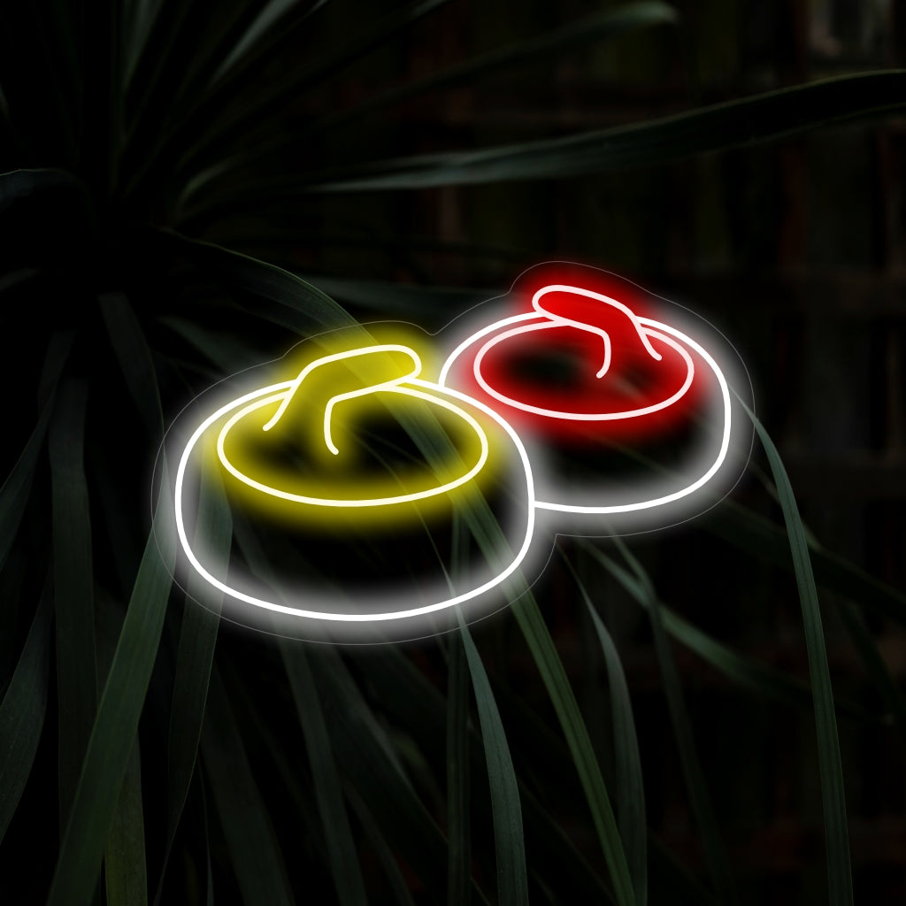 „Curling Rock Neon Sign“ – Ein sportliches und dynamisches Neonlicht, das den legendären Curling Rock präsentiert und Ihrem Raum Lebendigkeit und eine wettbewerbsorientierte Atmosphäre verleiht.