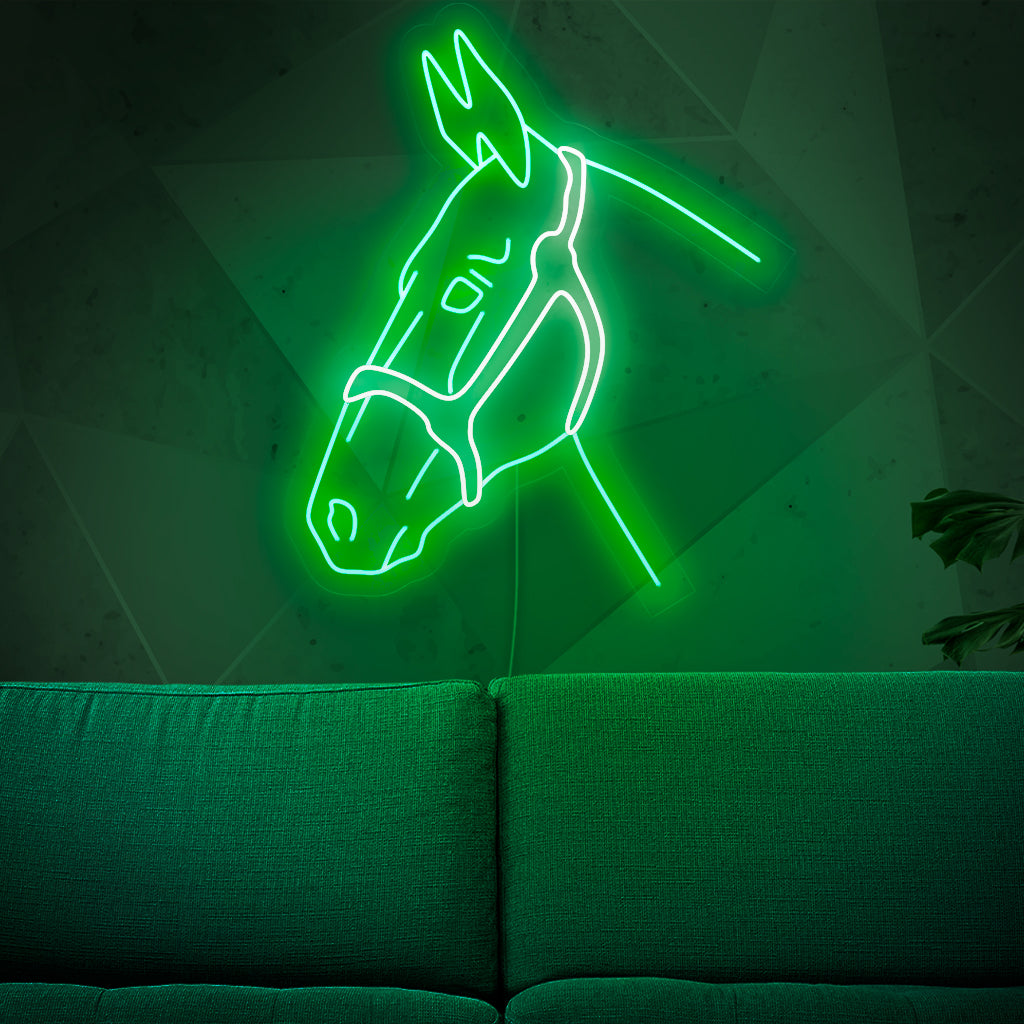 „Donkey Neon Sign“ leuchtet in einem bezaubernden Glanz und feiert die skurrile Natur der Esel, was es ideal für Tierliebhaber und Umgebungen mit Bauernhof-Thema macht.