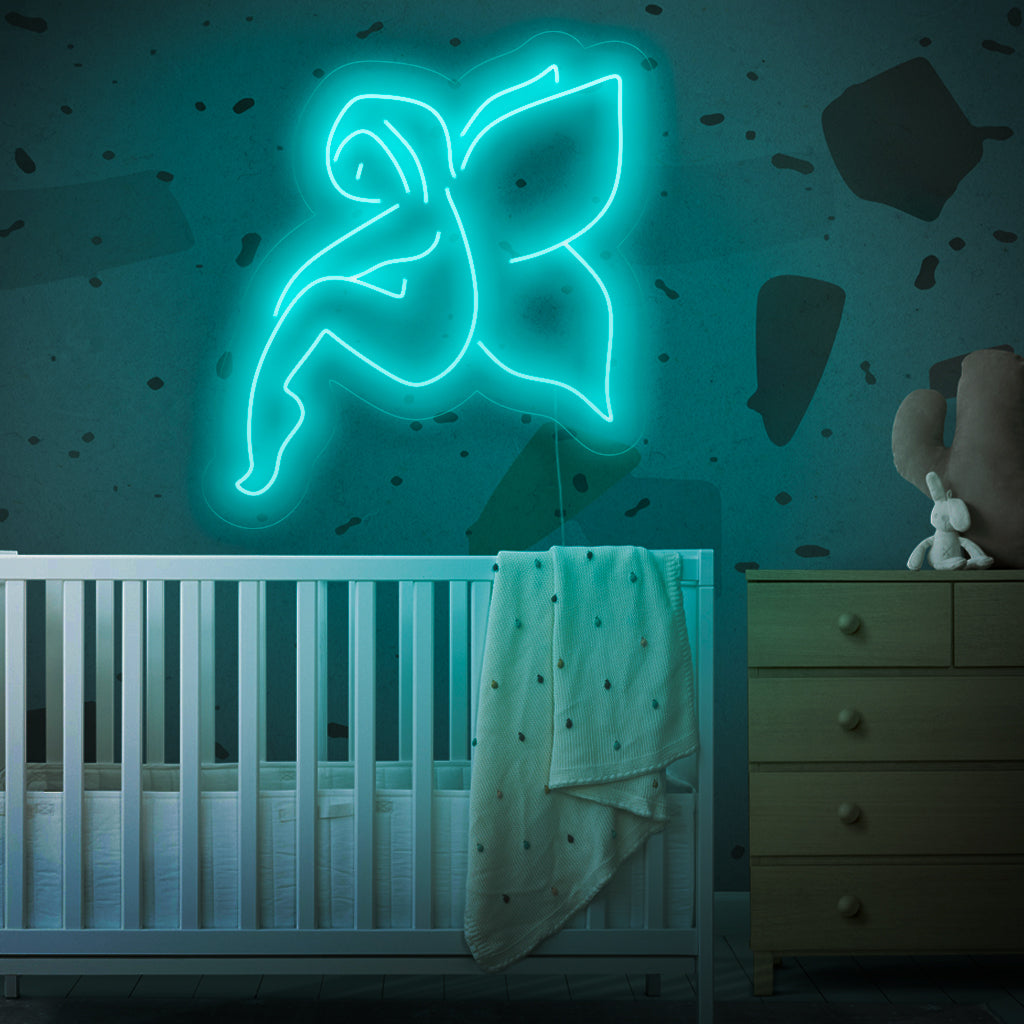 „Fairy Neon Sign“ leuchtet mit einem magischen Glanz, perfekt für Kinderzimmer und Räume, die die wunderliche Welt der Feen einfangen und der Atmosphäre einen Zauber verleihen.