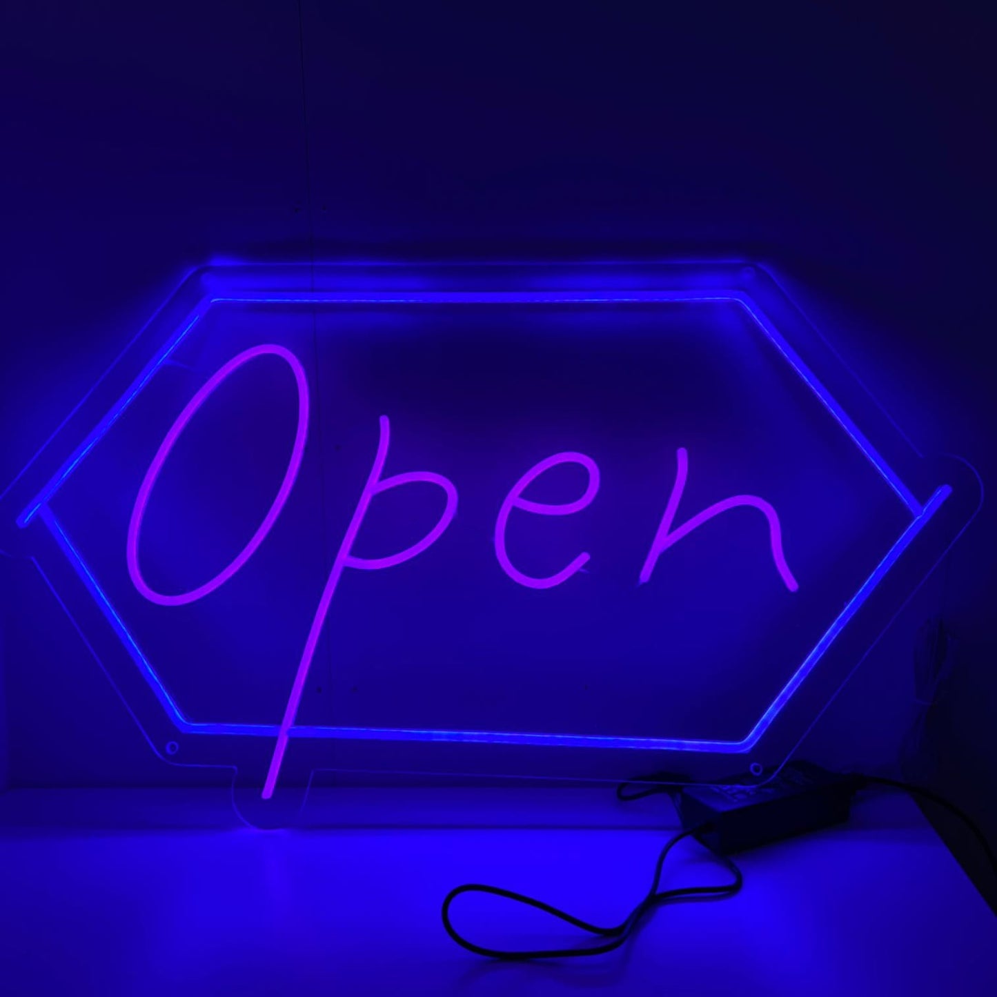 Offenes Neonschild - The Art Neon