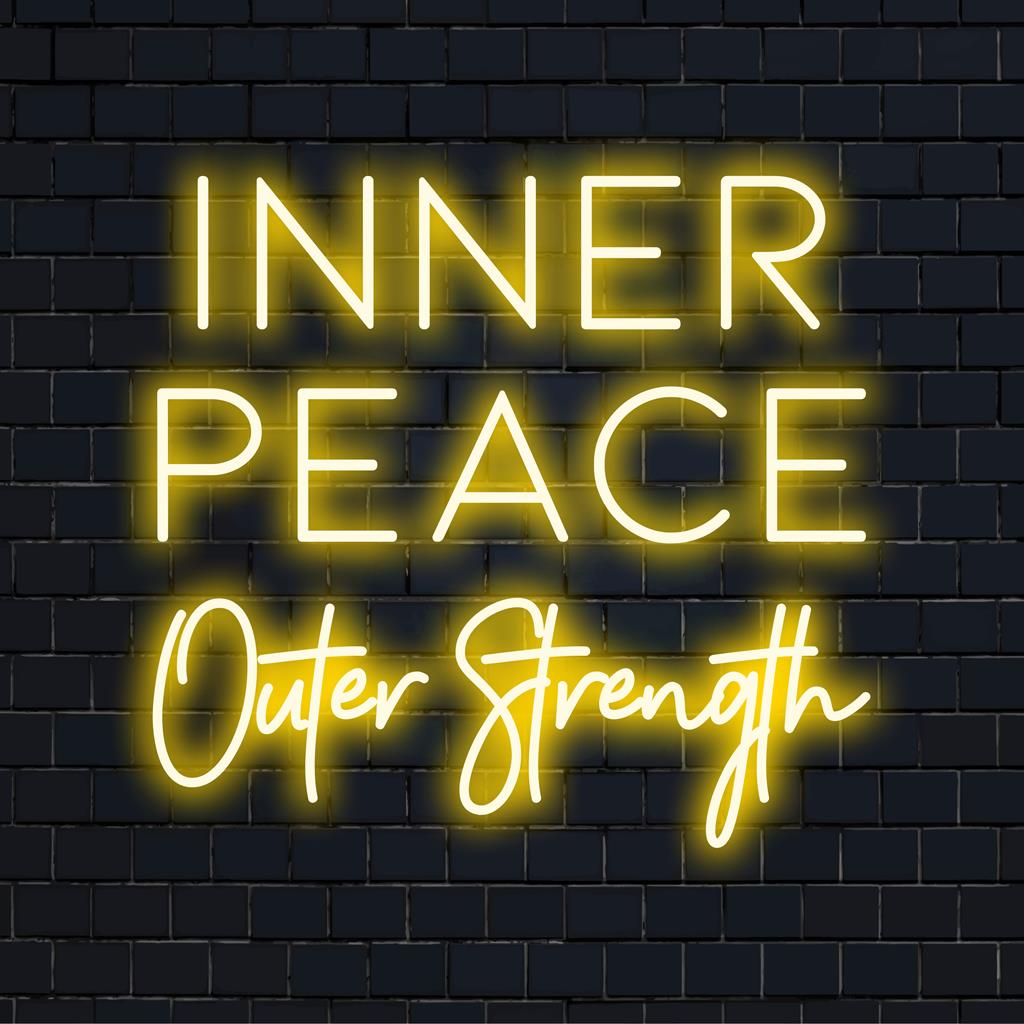 Maßgefertigtes LED-Neonschild mit dem Namen „Inner Peace Outer Strength“, perfekt für eine einzigartige Neon-Wanddekoration in Ihrem Raum.