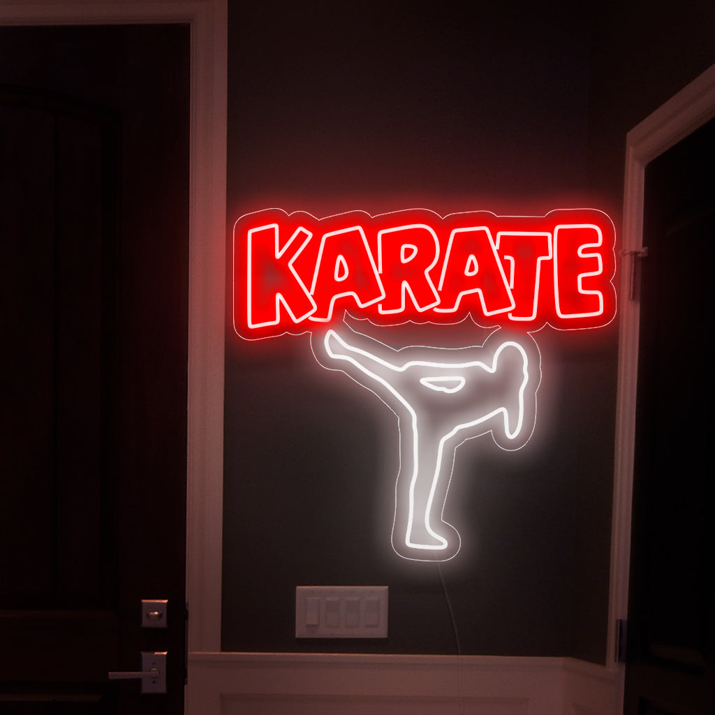 „Karate-Turnier-Neonschild“ – Erhöhen Sie die Energie in Ihrem Raum mit diesem Neonschild, das den dynamischen Geist von Karate-Turnieren verkörpert. Erleuchten Sie Ihr Dojo mit dem Glanz des Wettbewerbs.