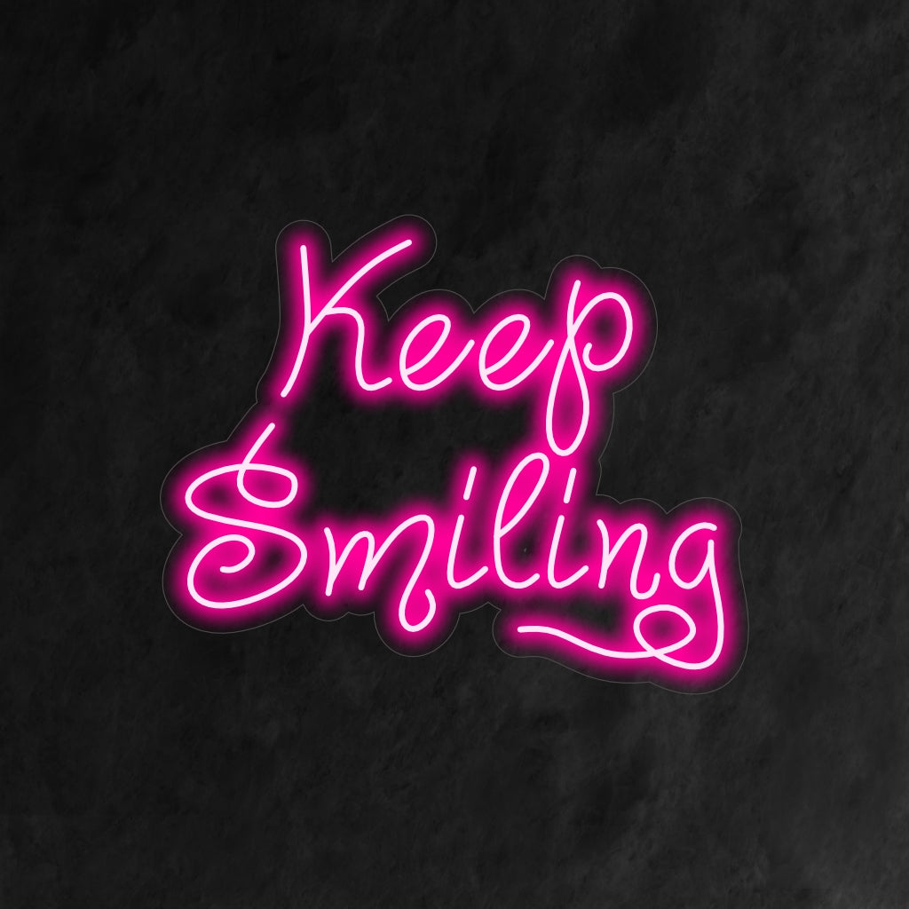 „Keep Smiling Neon Sign“ ist eine motivierende und positive Ergänzung für Ihr Interieur. Ein Neonlicht, das Sie täglich daran erinnert, eine fröhliche Stimmung zu bewahren.