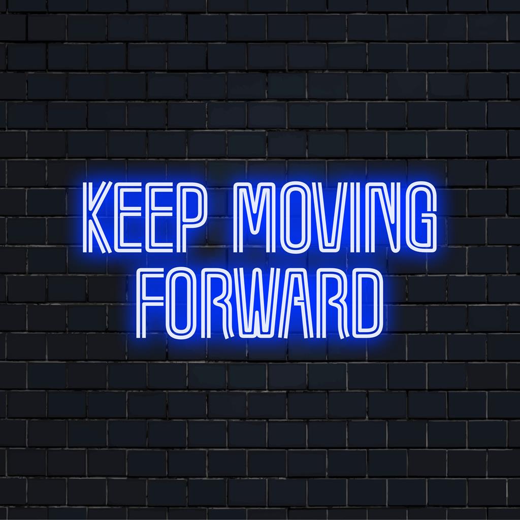 Stilvolles LED-Neonschild mit dem inspirierenden Text „Keep Moving Forward“, perfekt, um jedem Raum eine motivierende Note zu verleihen.