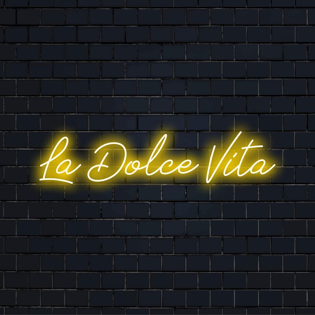 Maßgefertigtes LED-Neonschild mit La Dolce Vita, ideal für einzigartige Neondekoration. Erhellen Sie jeden Raum mit diesem atemberaubenden Stück.