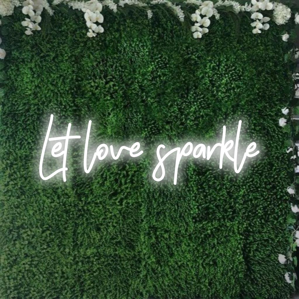 Erhellen Sie Ihren Raum mit dem individuellen LED-Neonschild „Let Love Sparkle“ und bringen Sie einen Hauch von Wärme und Inspiration in jeden Raum.