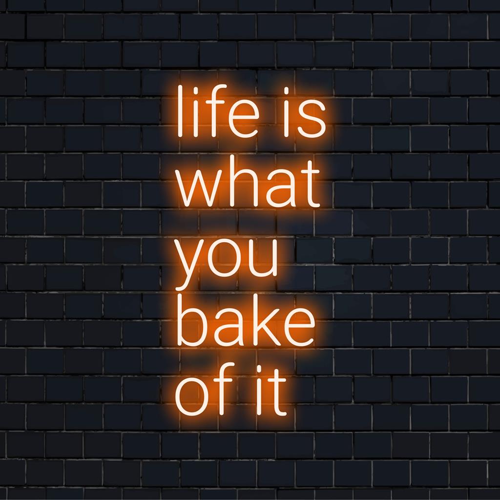 LED-Neonschild mit dem Satz „Life Is What You Bake Of It“ in hellen, bunten Lichtern, perfekt für eine individuelle Dekoration.