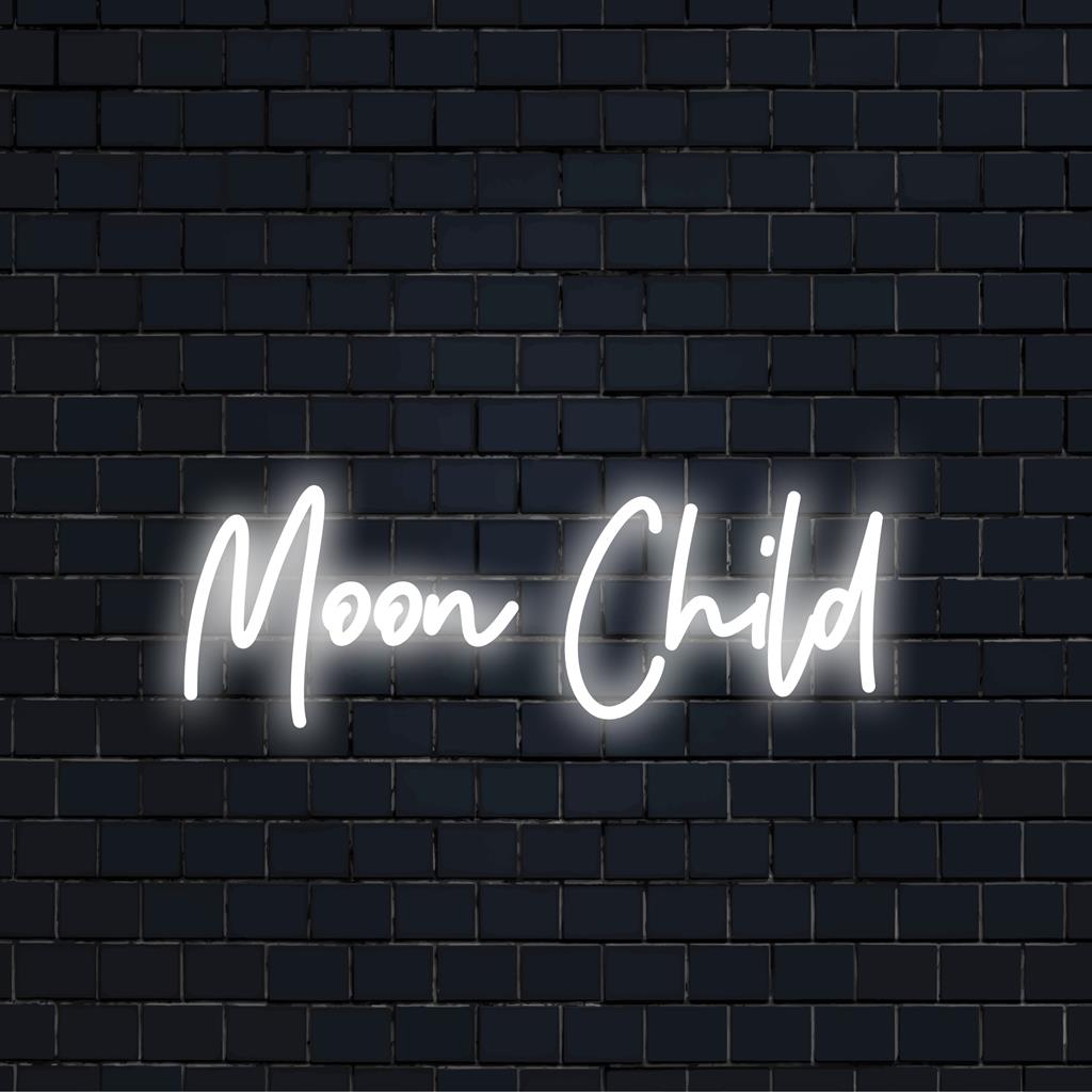 LED-Neonschild: Moon Child leuchtet in lebendigen Farbtönen und verbindet kosmische Schwingungen mit personalisierter Inneneinrichtung.