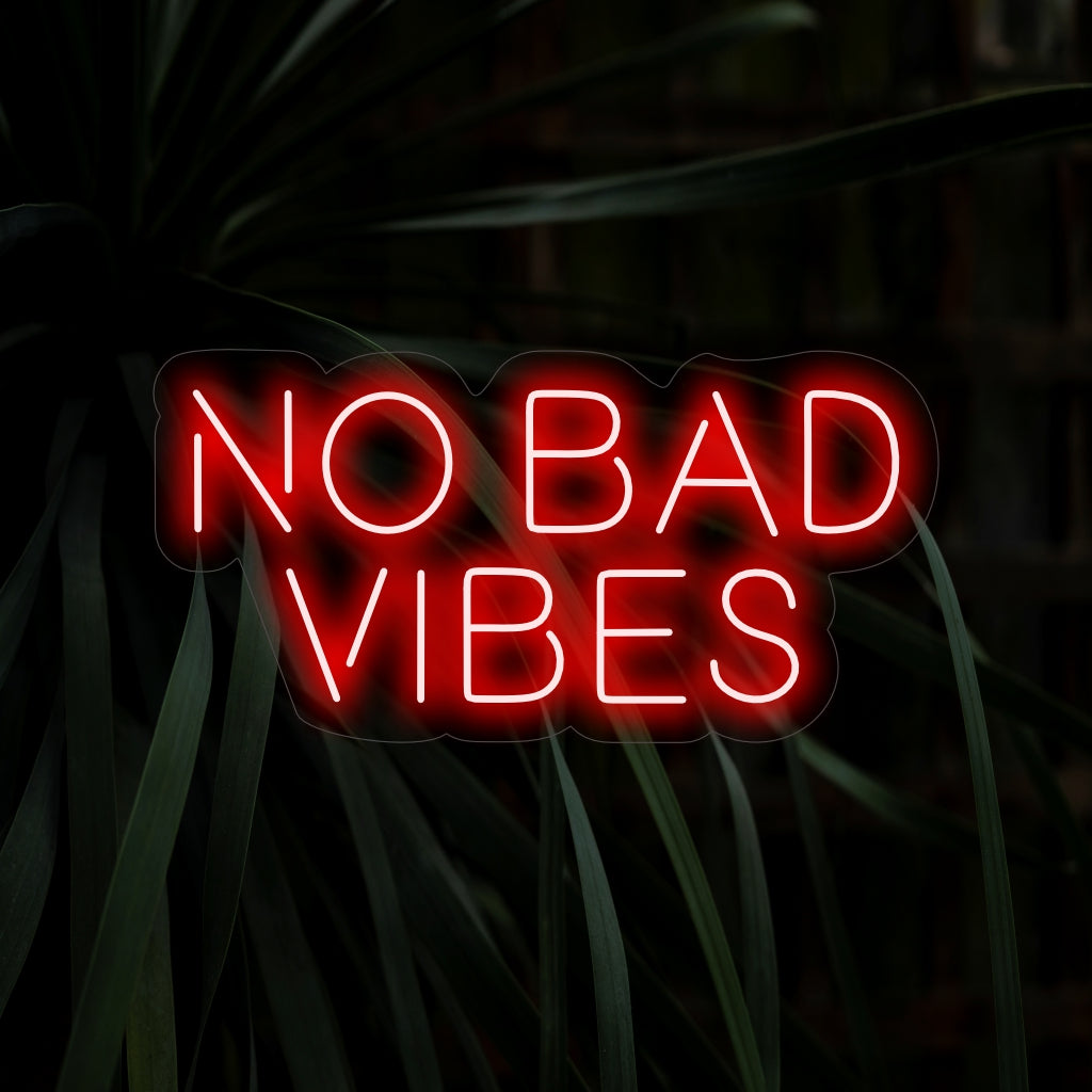 „No Bad Vibes Neon Sign“ ist eine trendige und aufmunternde Ergänzung, perfekt für Räume, die Positivität und gute Energie fördern. Erleuchten Sie nur mit guter Stimmung!