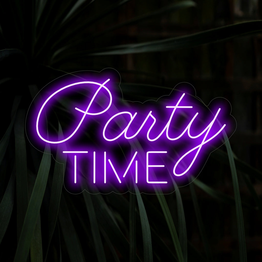 „Party Time Neon Sign“ ist eine festliche und lebendige Ergänzung, perfekt für Räume, in denen es sich feiern und vergnügen lässt. Erleuchten Sie mit dem Geist der Freude und Fröhlichkeit!
