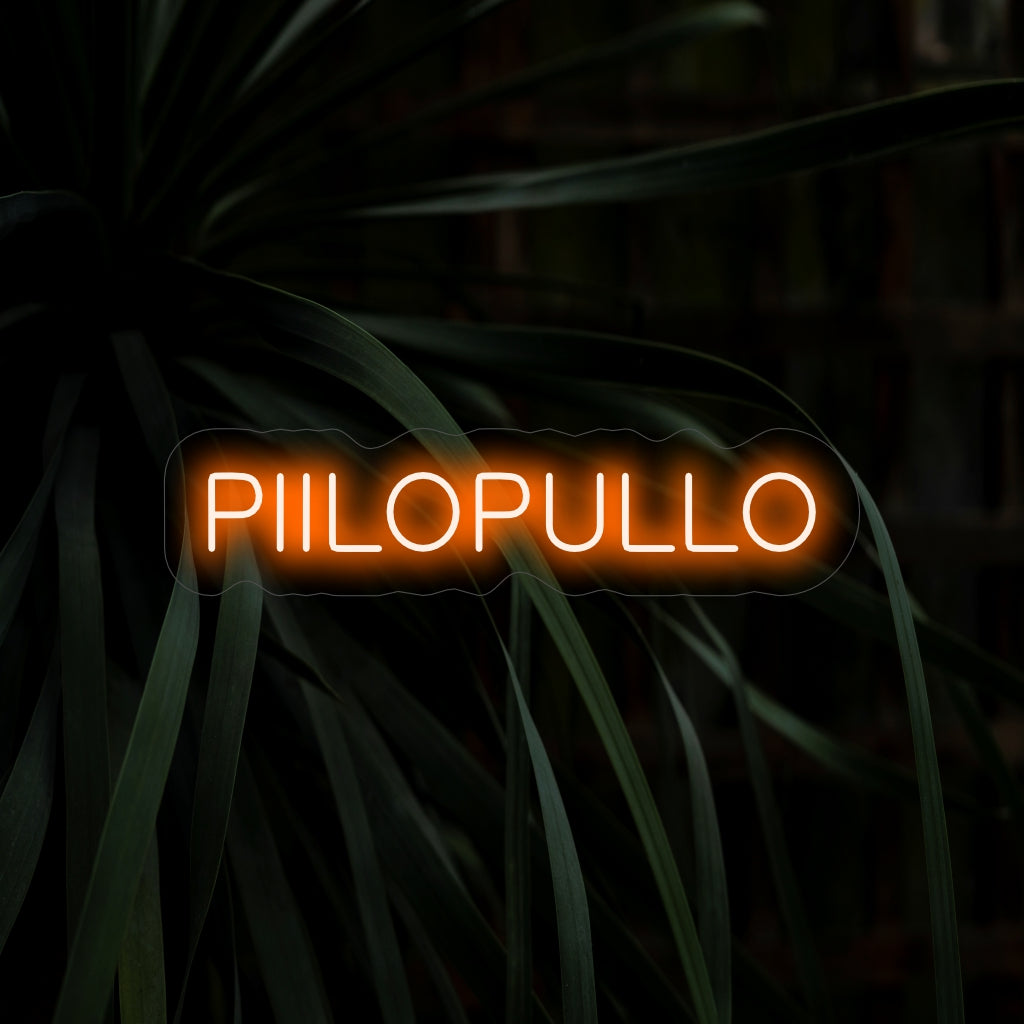 „Pillopullo Neon Sign“ ist eine verspielte und einzigartige Ergänzung, perfekt für Räume mit einer skurrilen und unbeschwerten Atmosphäre. Erleuchten Sie mit finnischem Charme und Spaß!