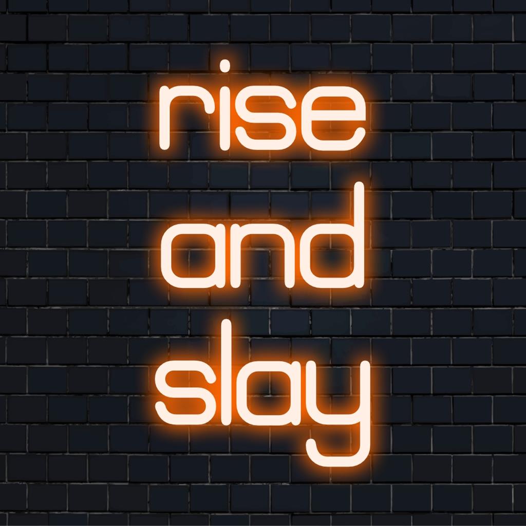 Individuelles LED-Neonschild mit „Rise And Slay“ in leuchtenden Farben, perfekt, um Ihren Raum zu inspirieren und ihm Energie zu verleihen.