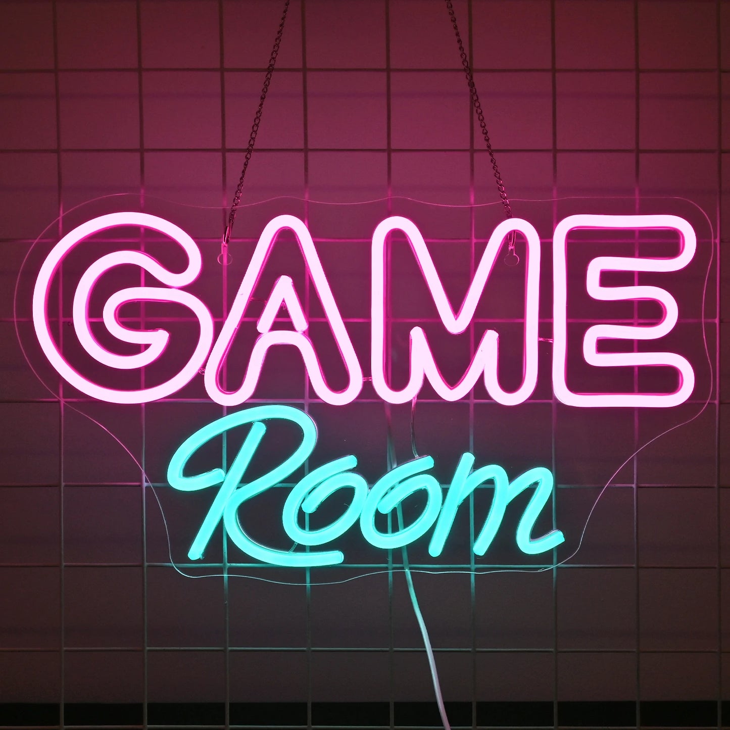 Das Bild zeigt ein leuchtendes LED-Neonschild mit der Aufschrift „Game Room“.
