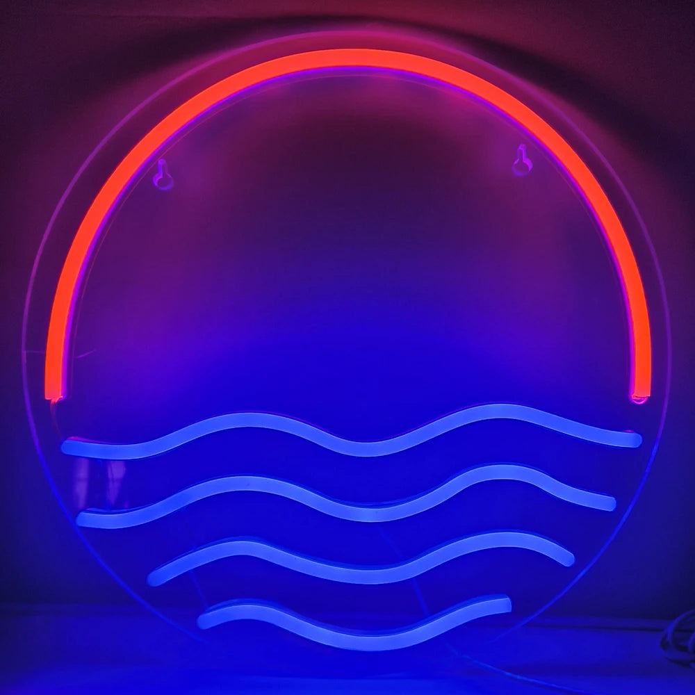 Das Bild zeigt ein lebendiges und auffälliges LED-Neonschild, das einen atemberaubenden Sonnenuntergang über dem Meer darstellt.