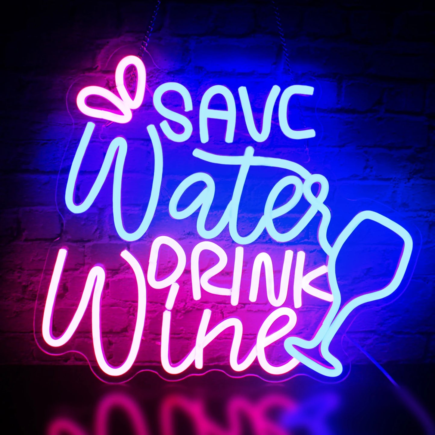 Das Bild zeigt ein leuchtendes LED-Neonschild mit dem Satz „Save Water Drink Wine“ in einer stilvollen und verspielten Schriftart.