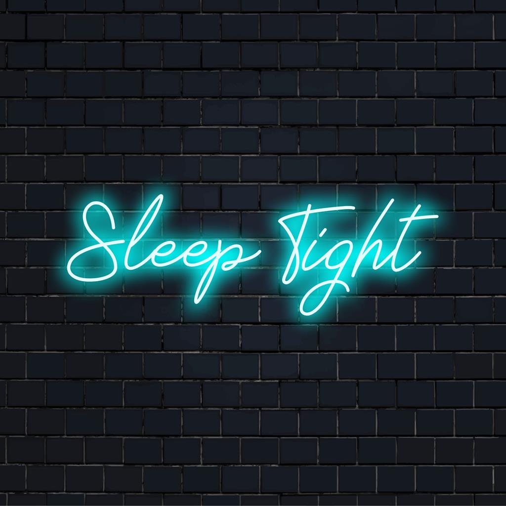 Leuchtendes LED-Neonschild „Sleep Tight“ wirft warmes Licht, ideal als personalisierte Neonkunst für eine gemütliche Nachtatmosphäre.