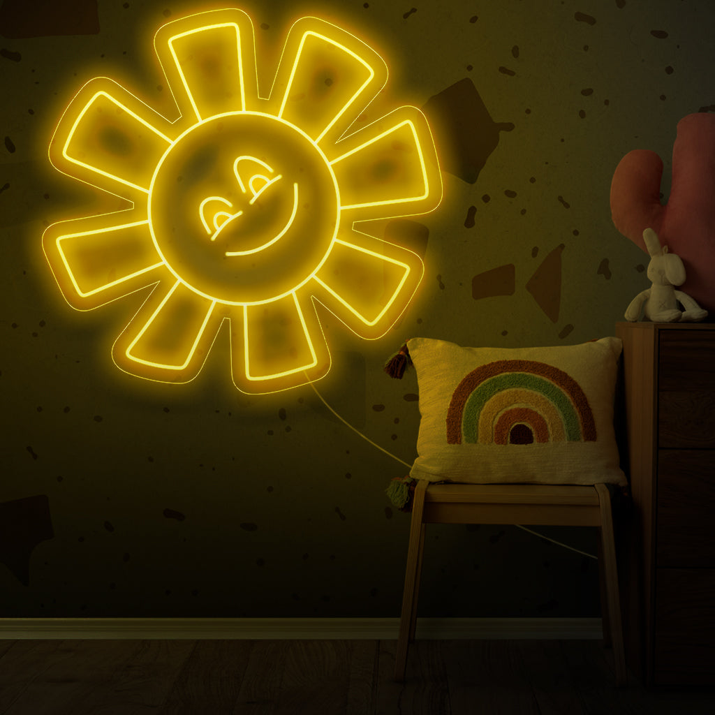 Ein Neonschild mit der Aufschrift „Smiling Sun“, das helle und fröhliche Stimmung ausstrahlt und jedem Raum einen lebendigen und leuchtenden Charme verleiht.