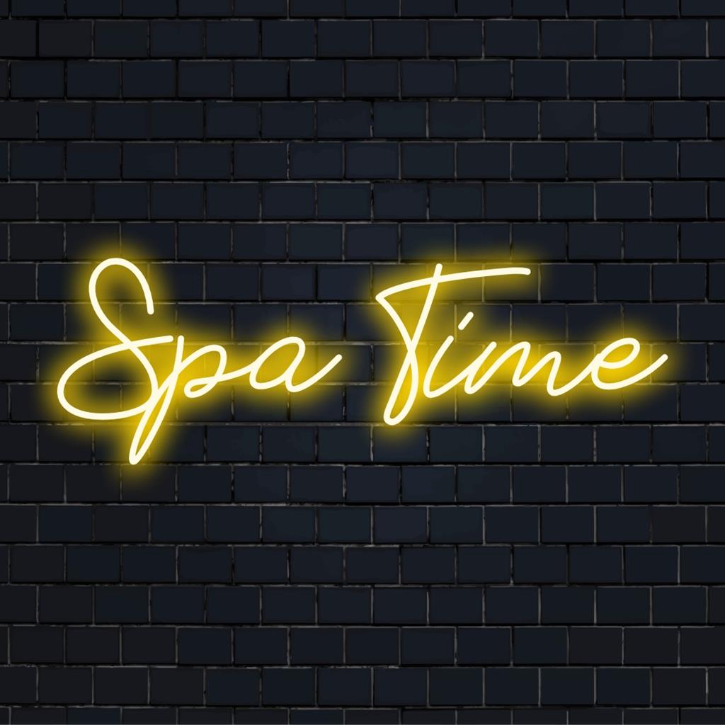 Individuelles LED-Neonschild mit den Worten „Spa Time“ in eleganter Schrift, perfekt für ruhige Wellnessbereiche und Entspannungszonen.
