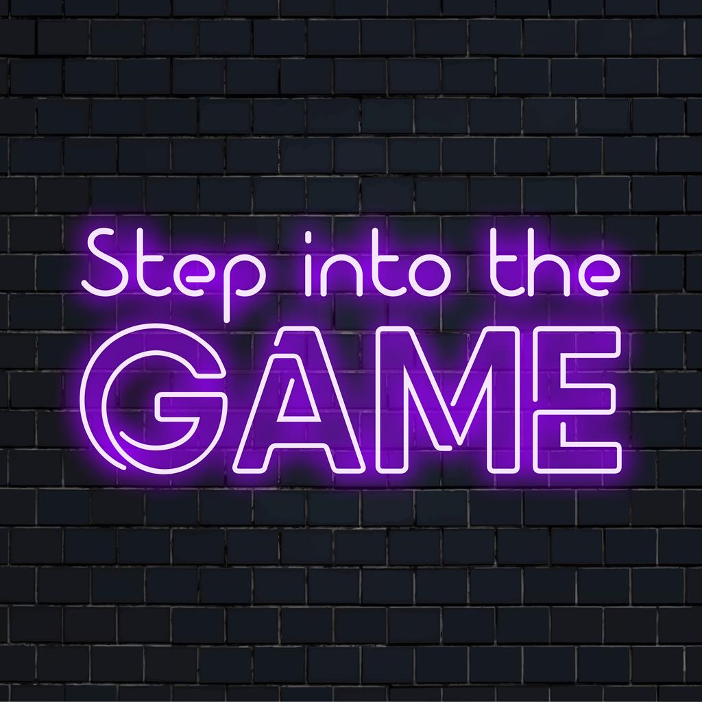 Individuelles LED-Neonschild mit dem Satz „Step Into The Game“, ideal für eine lebendige Raumdekoration und motivierende Atmosphäre.