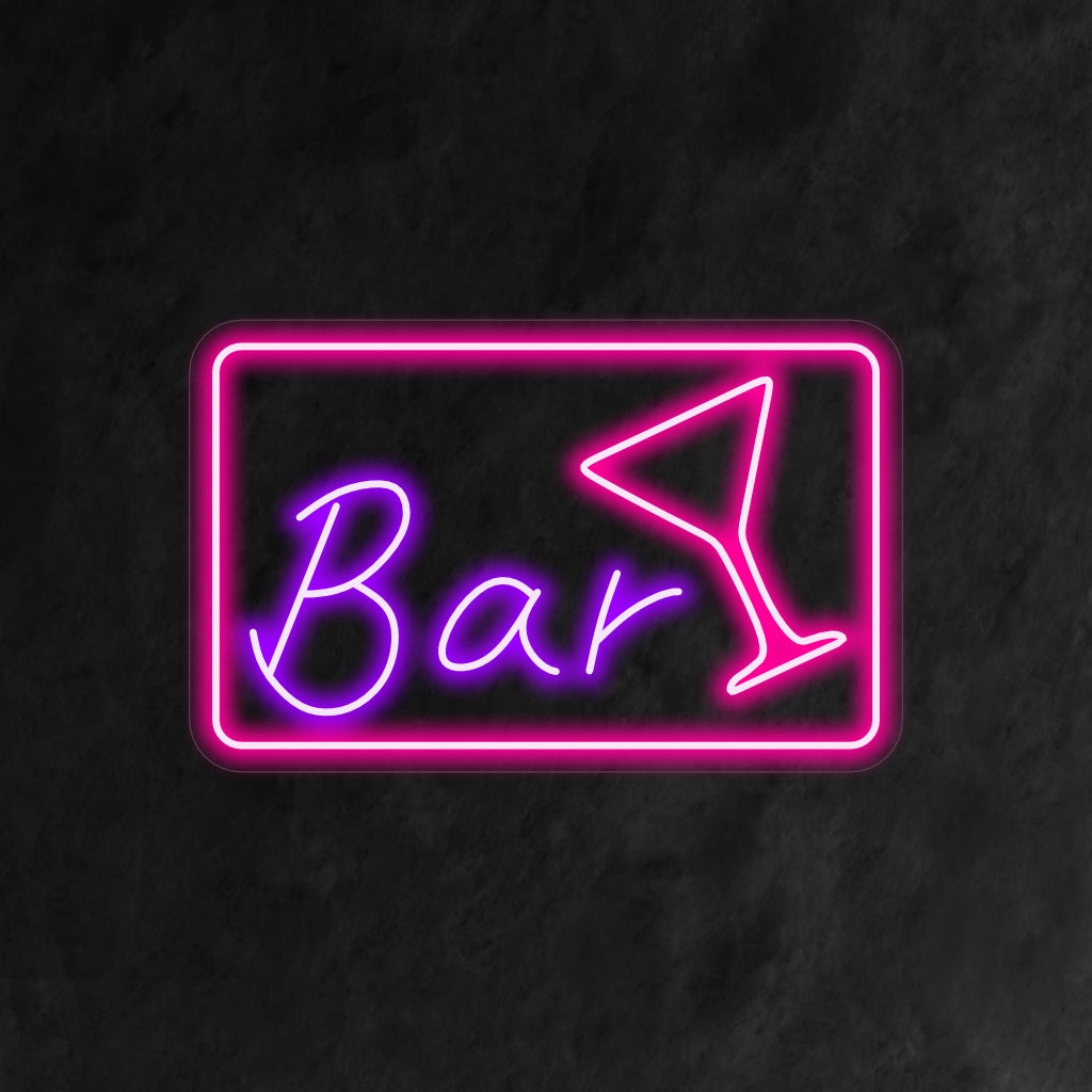 „Vintage Bar Neon Sign“ strahlt mit seinem klassischen Schriftzug und warmen Schein Nostalgie aus und schafft eine charmante Retro-Atmosphäre in Ihrem Barbereich.