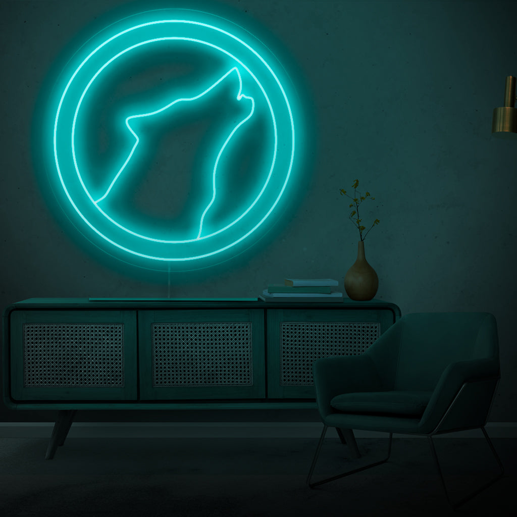 Das Wolf-Neonschild ist eine majestätische Ergänzung zu einer Dekoration mit Wildtiermotiven, es strahlt Stärke aus und gibt ein fesselndes Licht ab.