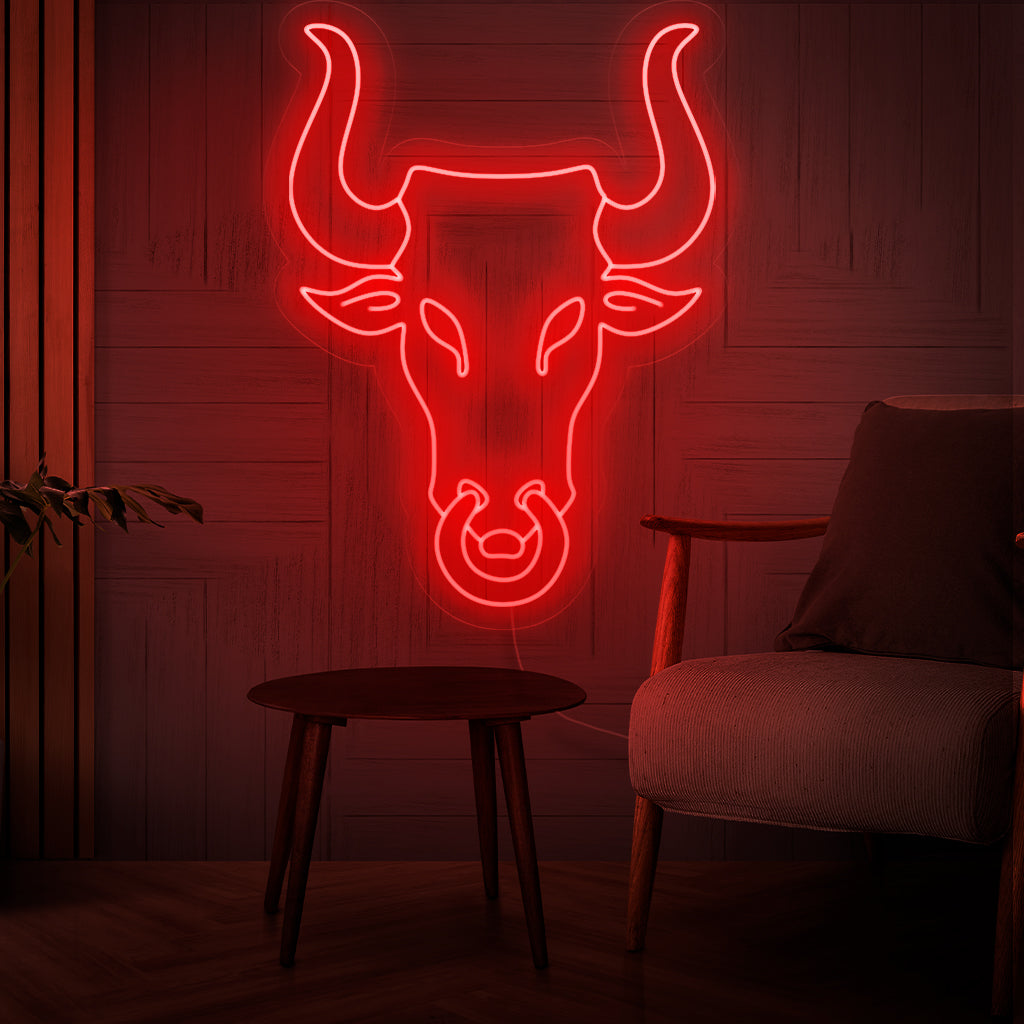 „Bull‘s Head Neon Sign“ – Ein kräftiges Neonlicht mit dem ikonischen Bild eines Stierkopfes, das Ihrem Wohnraum Stärke, Entschlossenheit und südwestlichen Charme verleiht.