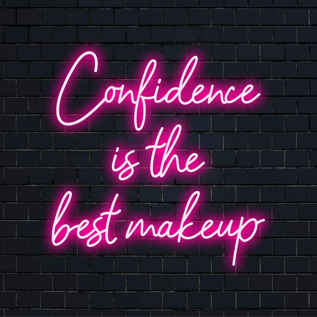 Individuelles LED-Neonschild mit dem Zitat „Selbstvertrauen ist das beste Make-up“, perfekt für Neon-Wandkunst und einzigartige Raumdekoration.