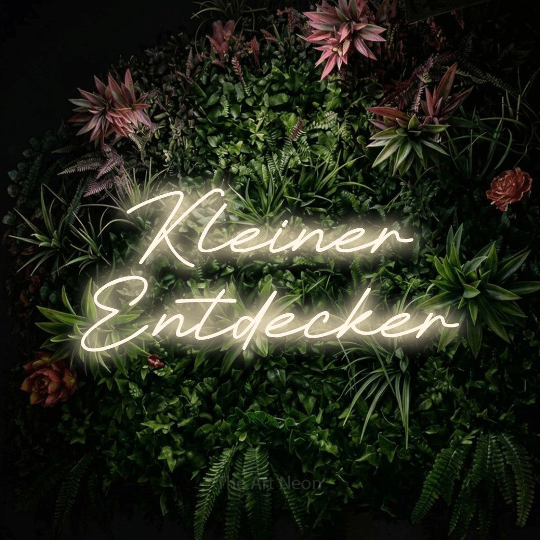 LED neon sign reading “Kleiner Entdecker”, arranged in 2 lines.