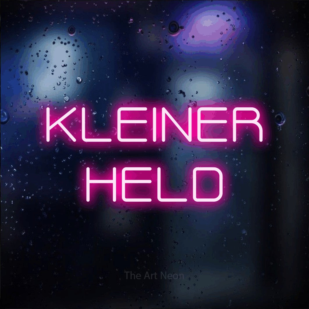 LED neon sign reading “KLEINER HELD”, arranged in 2 lines.