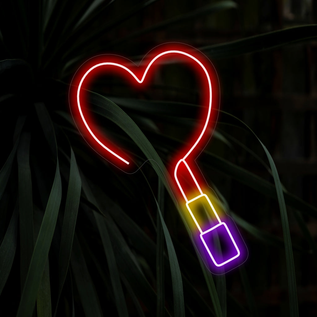 „Mit Lippenstift gezeichnetes Herz-Neonschild“ – Eine verspielte und kokette Ergänzung, perfekt für Räume mit einem Hauch von Romantik, Schönheitssalons oder jeden Bereich, der einen Hauch von Glamour umfasst.