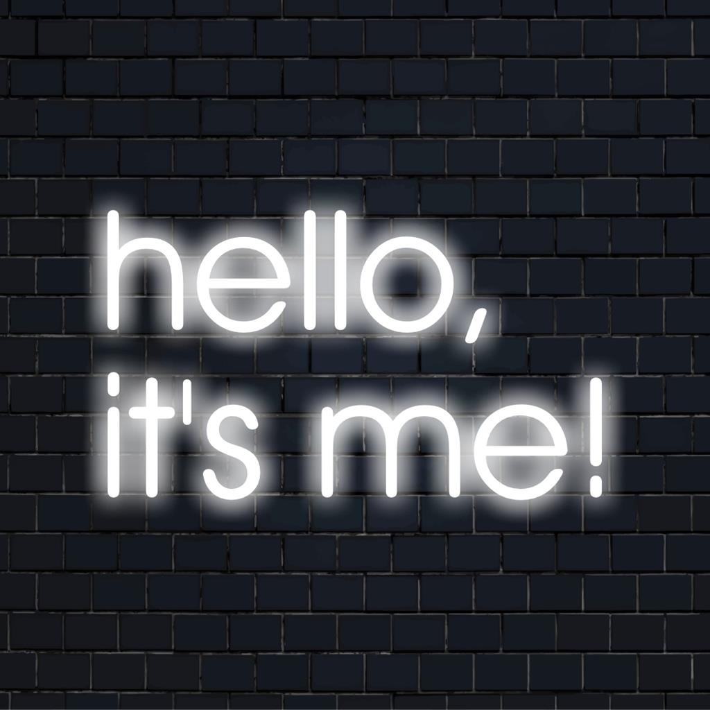 Helles Neonschild mit den Worten „Hallo, ich bin’s!“. Perfekt, um jedem Raum eine persönliche Note zu verleihen, mit lebendiger LED-Neonkunst.