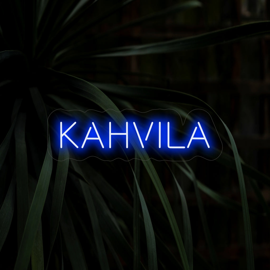 „Kahvila-Neonschild“ – Verleihen Sie Ihrem Café mit dem warmen Schein dieses einladenden Neonschilds eine besondere Atmosphäre und schaffen Sie so den perfekten Ort für Kaffeeliebhaber.