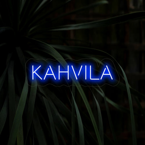 „Kahvila-Neonschild“ – Verleihen Sie Ihrem Café mit dem warmen Schein dieses einladenden Neonschilds eine besondere Atmosphäre und schaffen Sie so den perfekten Ort für Kaffeeliebhaber.
