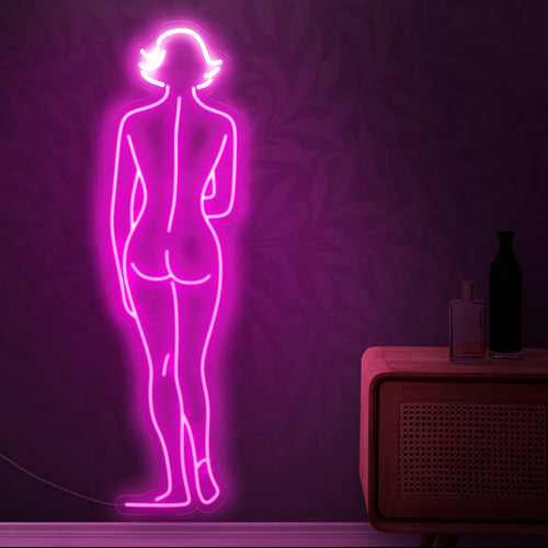 „Naked Woman Walking Neon Sign“ ist eine künstlerische und geschmackvolle Ergänzung, perfekt für Räume, in denen die Schönheit figurativer Kunst geschätzt wird. Erleuchten Sie mit ästhetischer Eleganz!