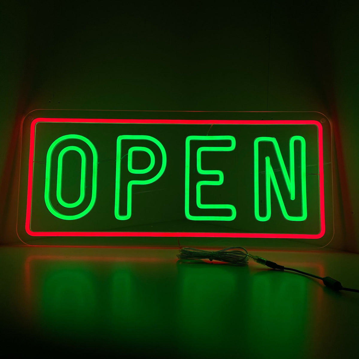 Offenes Neonschild - The Art Neon
