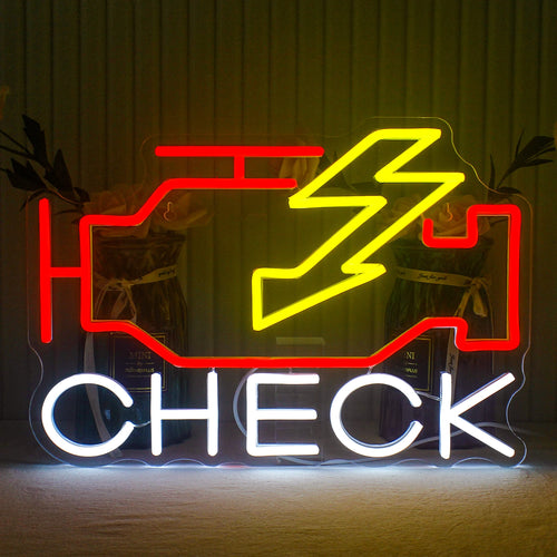 Ein leuchtendes LED-Neonschild mit den Worten „Check Engine“ in fetten, aufmerksamkeitsstarken Buchstaben.