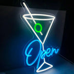 Open – Martiniglas mit Olive – LED-Leuchtschild (5 V USB)