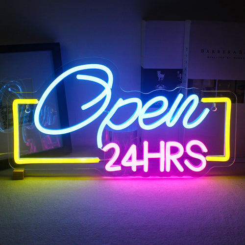 Das Bild zeigt ein leuchtendes LED-Neonschild mit der Aufschrift „24HRS Open“.
