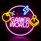 Es wird ein leuchtendes LED-Neonschild mit dem fettgedruckten Text „Game World“ angezeigt.