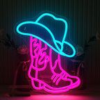 Das Bild zeigt ein leuchtendes LED-Neonschild mit dem stilisierten Design eines Cowboystiefels und -huts.