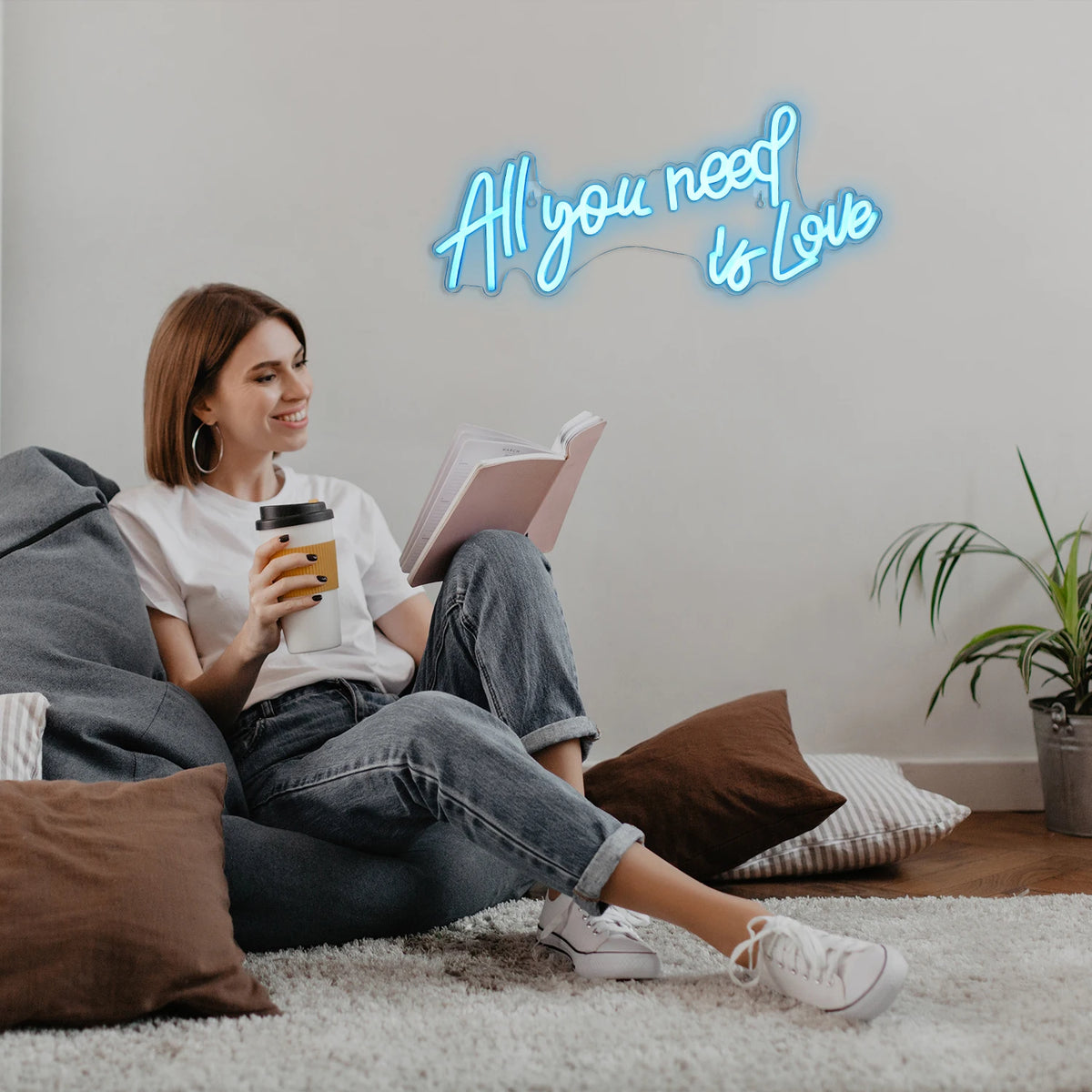All You Need Is Love 5V USB LED Leuchtschild - Preisgünstig