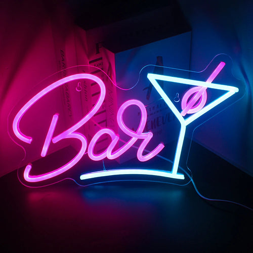 Das Bild zeigt ein leuchtendes LED-Neonschild mit der Darstellung eines stilisierten Weinglases.