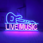 Das Bild zeigt ein handgefertigtes LED-Neonschild in Form einer E-Gitarre, das vor einem dunklen Hintergrund leuchtend leuchtet.