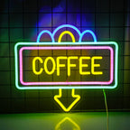 Das Bild zeigt ein stilvolles LED-Neonschild in Form einer dampfenden Kaffeetasse.