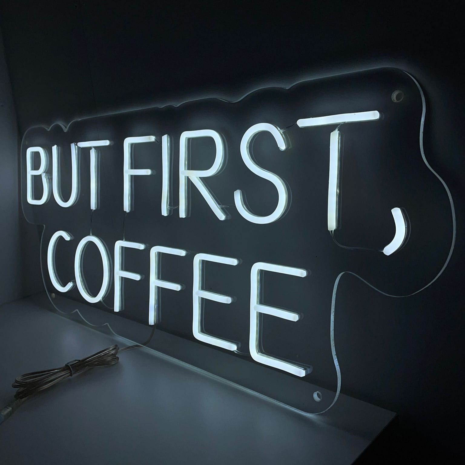 Aber zuerst: Kaffee-Neonschild - The Art Neon