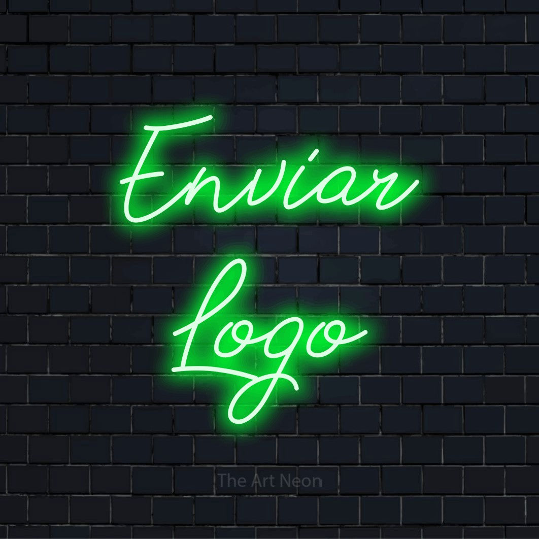 Letreiro néon LED com o design “Enviar Logo” numa parede escura